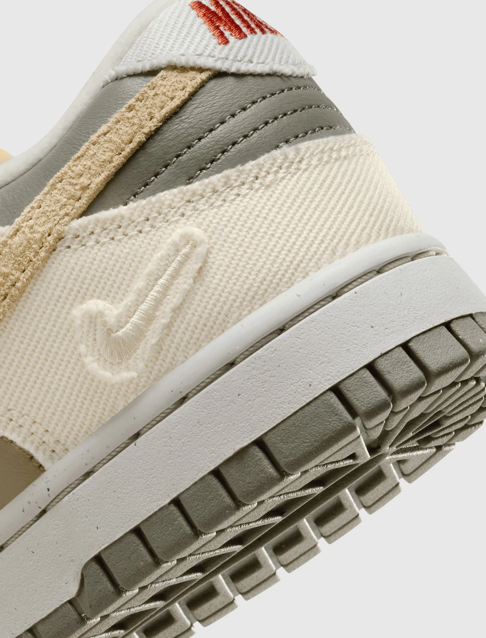 WOMEN'S DUNK LOW SESAME/ALABASTER